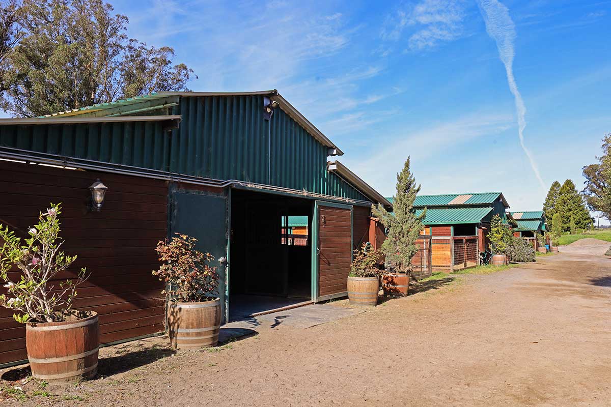 melody-oak-farm-barns